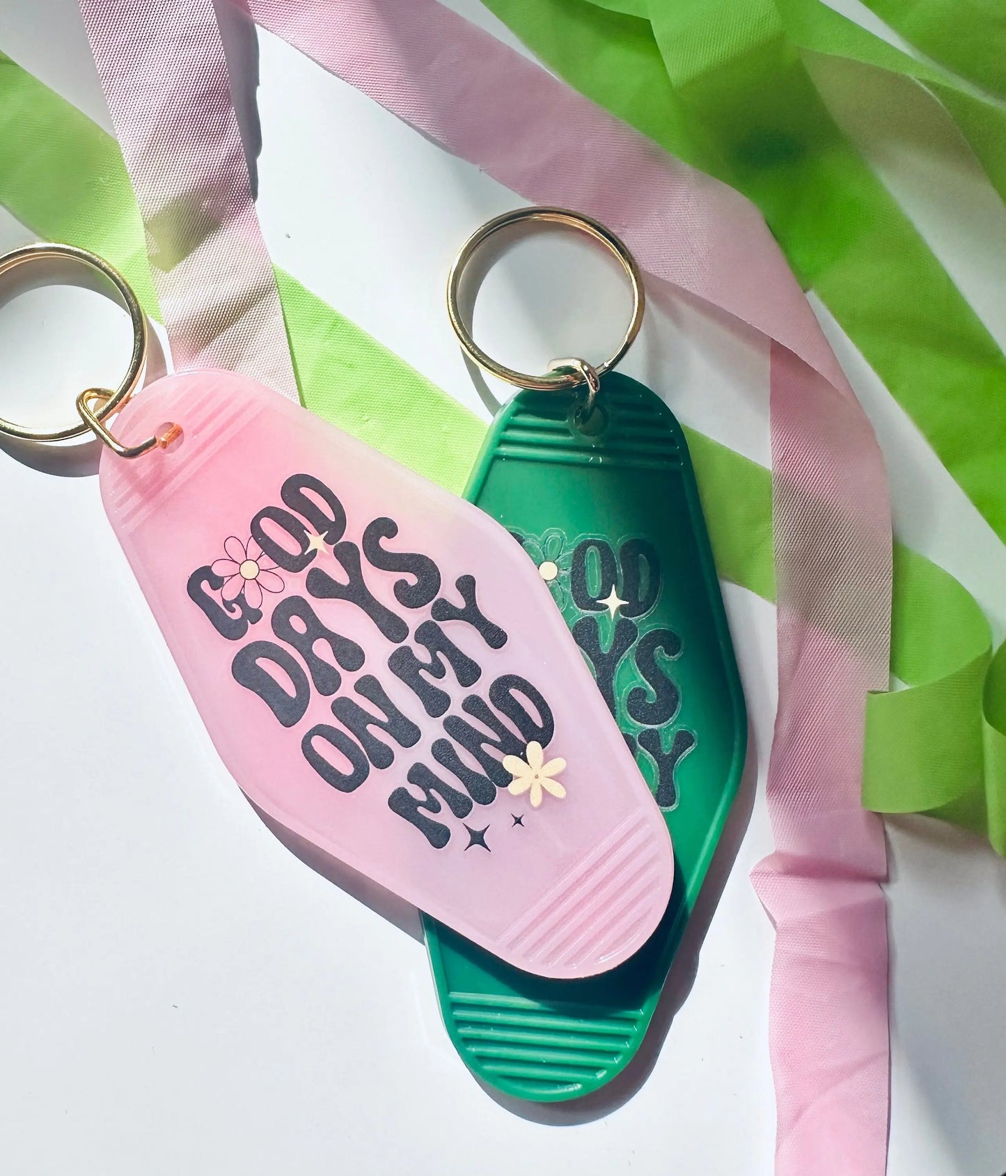 Good Days On My Mind Retro Vintage Motel Keychain, Cute Retro Hotel Keychain maedaymaedaymaeday