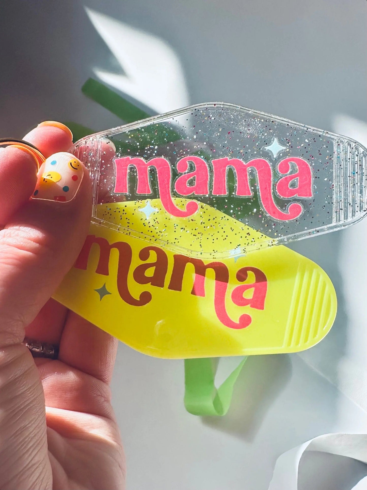Mama Vintage Motel Keychain, Mama Retro Hotel Keychain maedaymaedaymaeday