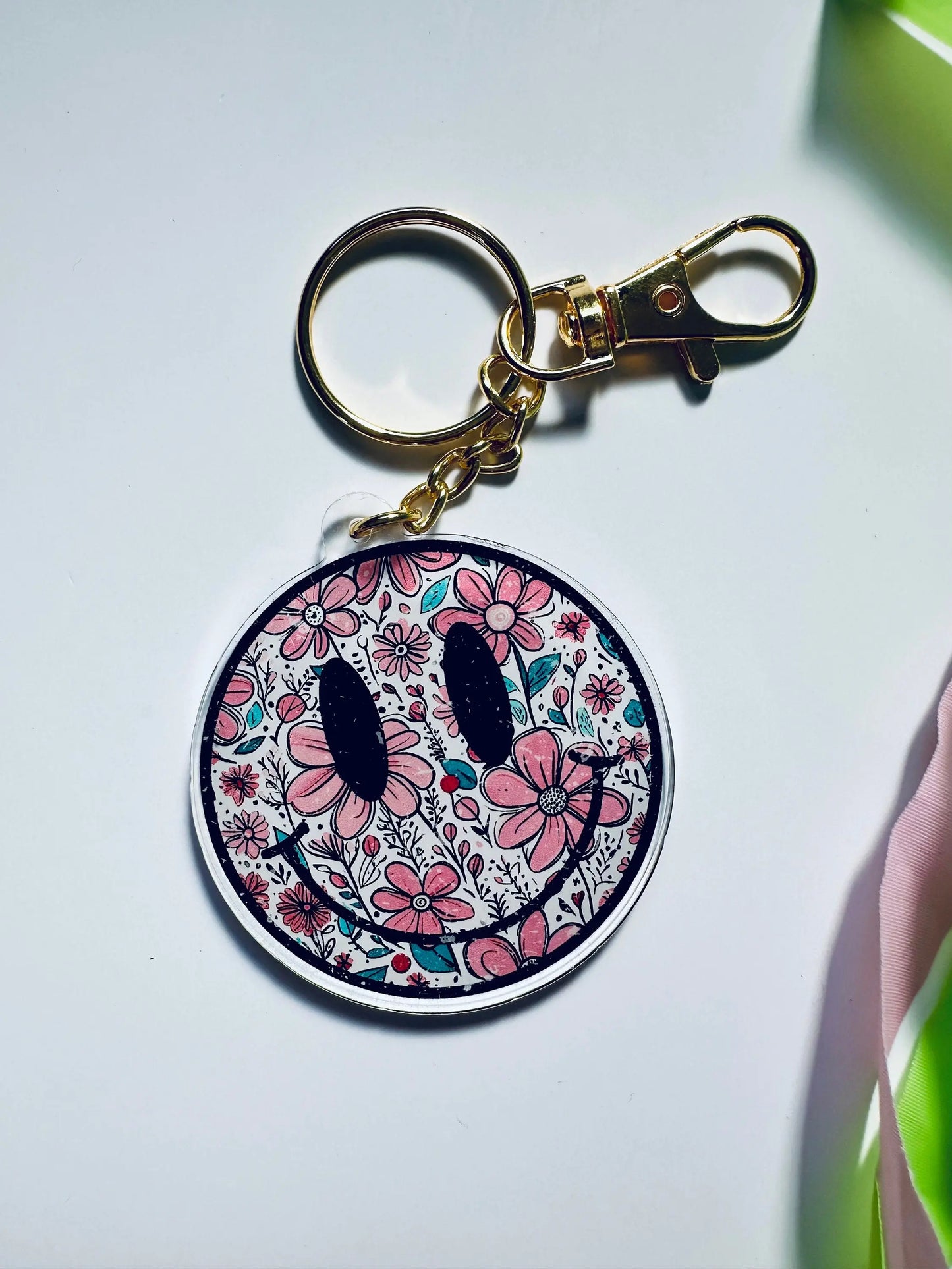Retro Happy Flowers Smiley Keychain, Distressed Floral Smiley Acrylic Keychain, Dainty Keychain Aesthetic, Trendy Obsessed Girly Keychain maedaymaedaymaeday