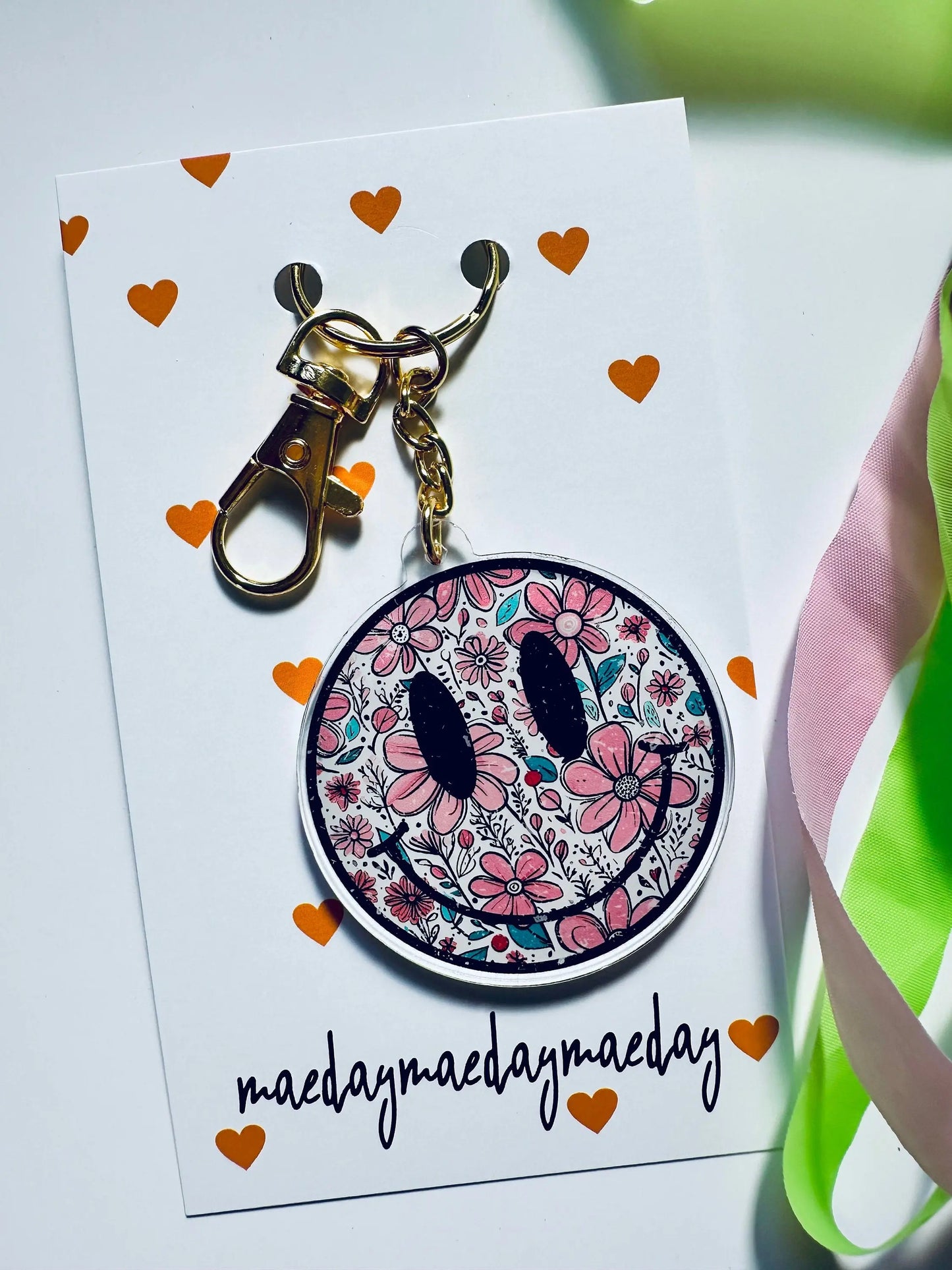 Retro Happy Flowers Smiley Keychain, Distressed Floral Smiley Acrylic Keychain, Dainty Keychain Aesthetic, Trendy Obsessed Girly Keychain maedaymaedaymaeday