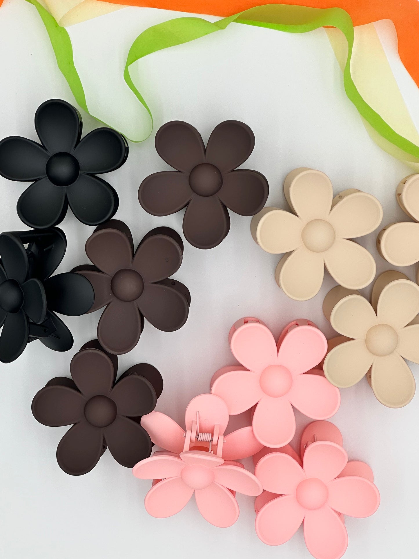 Large Daisy Hair Clip, Hair Claw Clip, Acrylic Hair Clip, Hair Accessories for Her, Acetate Hair Claw, Flower Hair Clip, Perfect Gift maedaymaedaymaeday