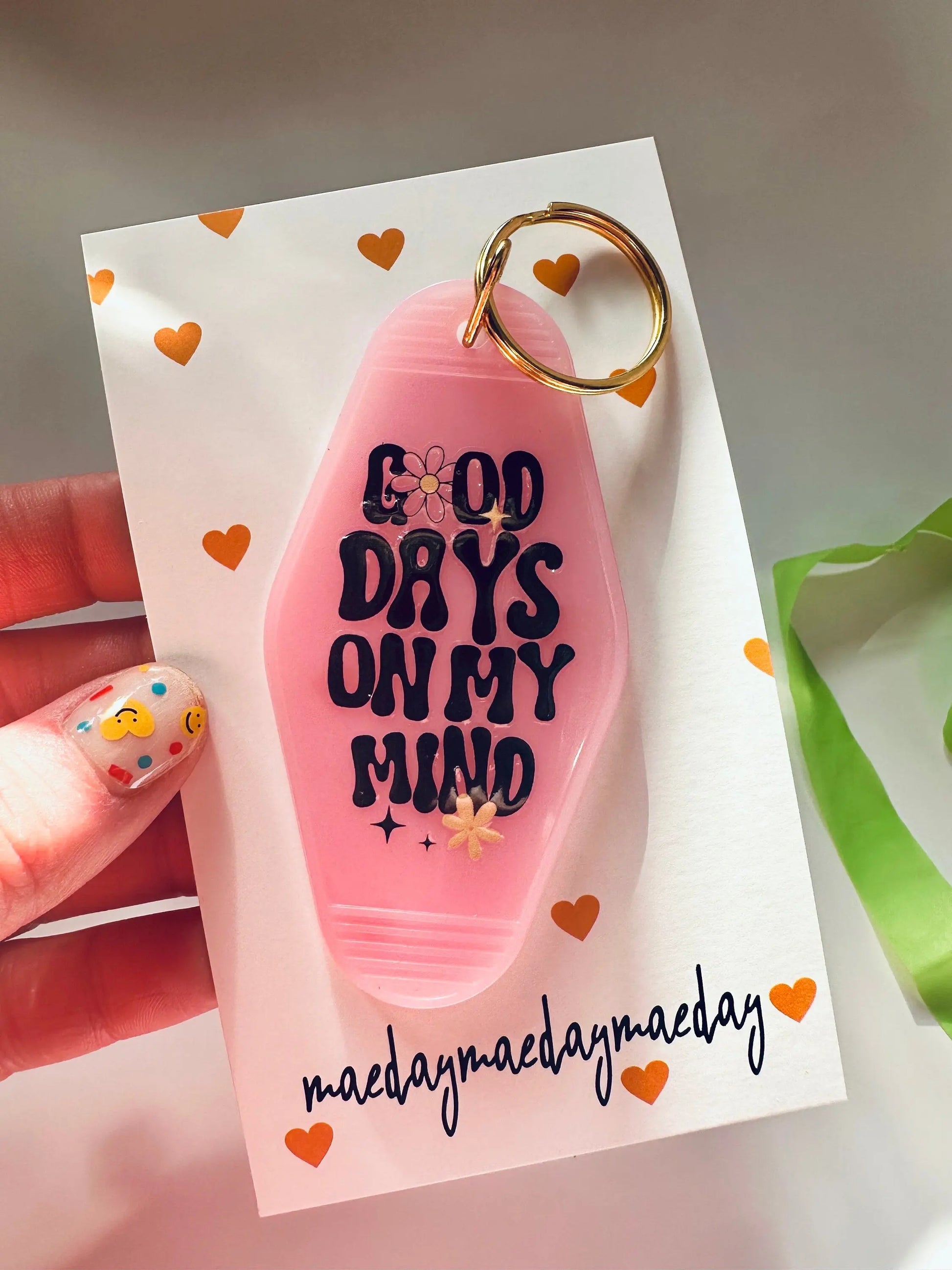 Good Days On My Mind Retro Vintage Motel Keychain, Cute Retro Hotel Keychain maedaymaedaymaeday