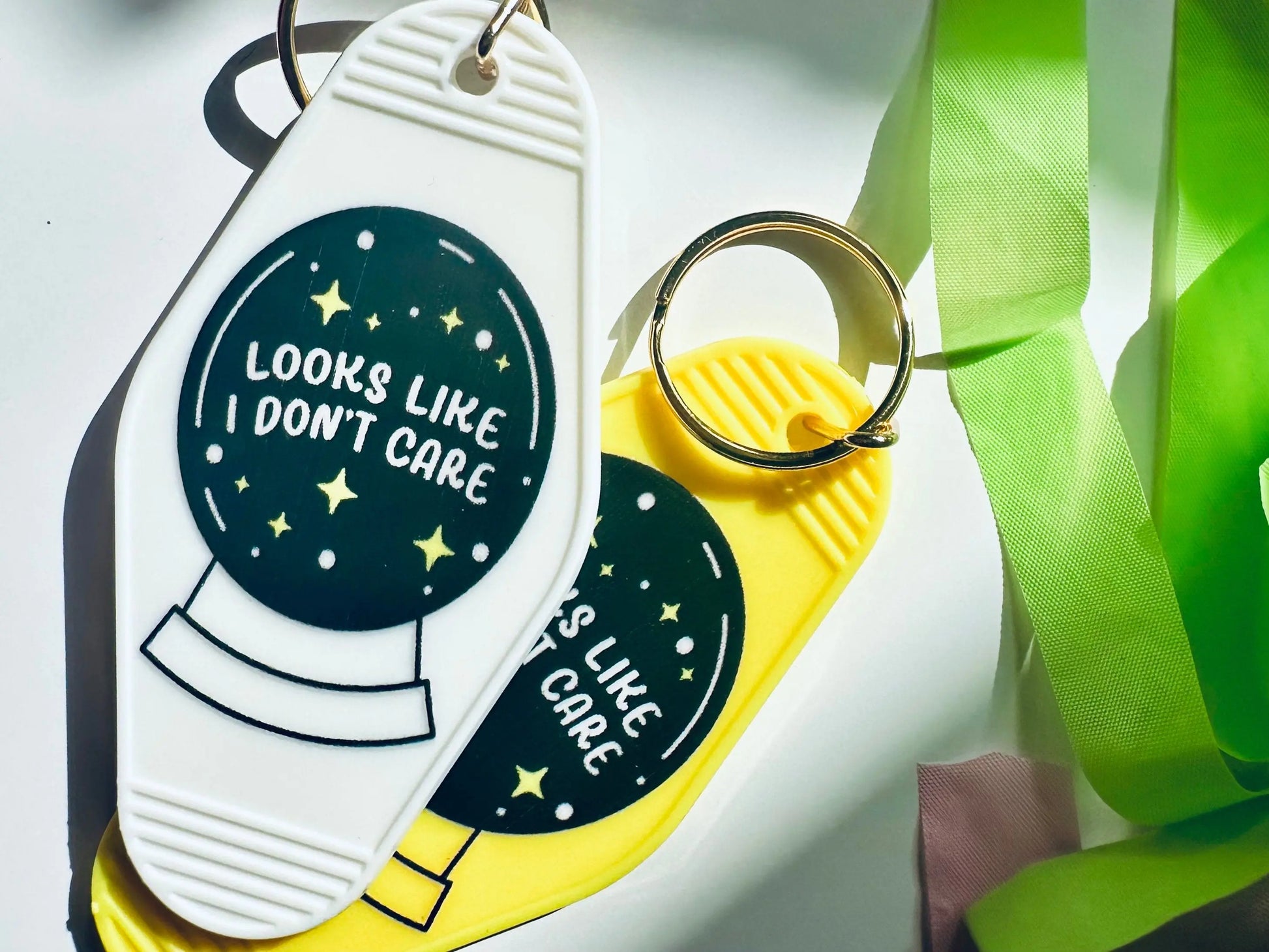Looks Like I Dont Care, Crystal Ball Retro Vintage Motel Keychain, Mental Health Awareness Cute Retro Hotel Keychain maedaymaedaymaeday