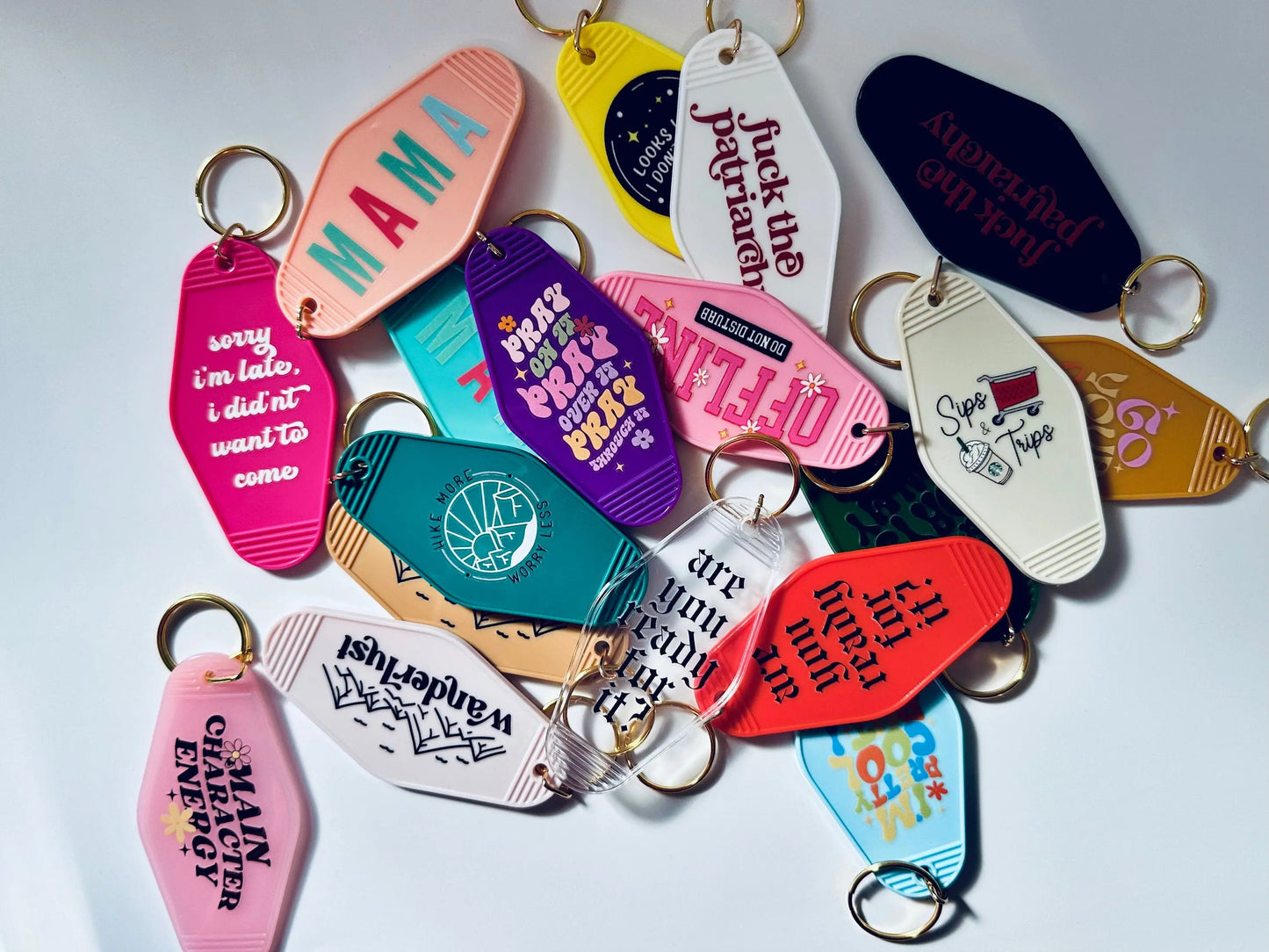 Looks Like I Dont Care, Crystal Ball Retro Vintage Motel Keychain, Mental Health Awareness Cute Retro Hotel Keychain maedaymaedaymaeday
